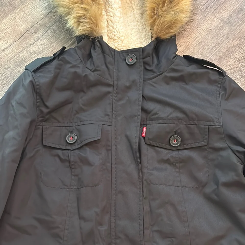 Levi's Women’s Size S Black Coat Jacket Sherpa Lining ands Faux Fur Trimmed Hood